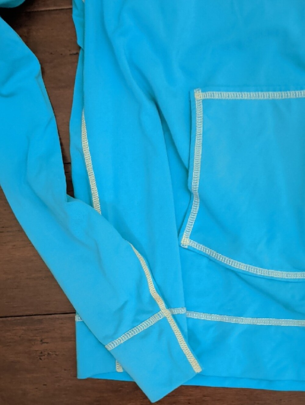 Athleta Aqua Blue Long Sleeve Top with Cream Contrast Stitching - Picture 4 of 7